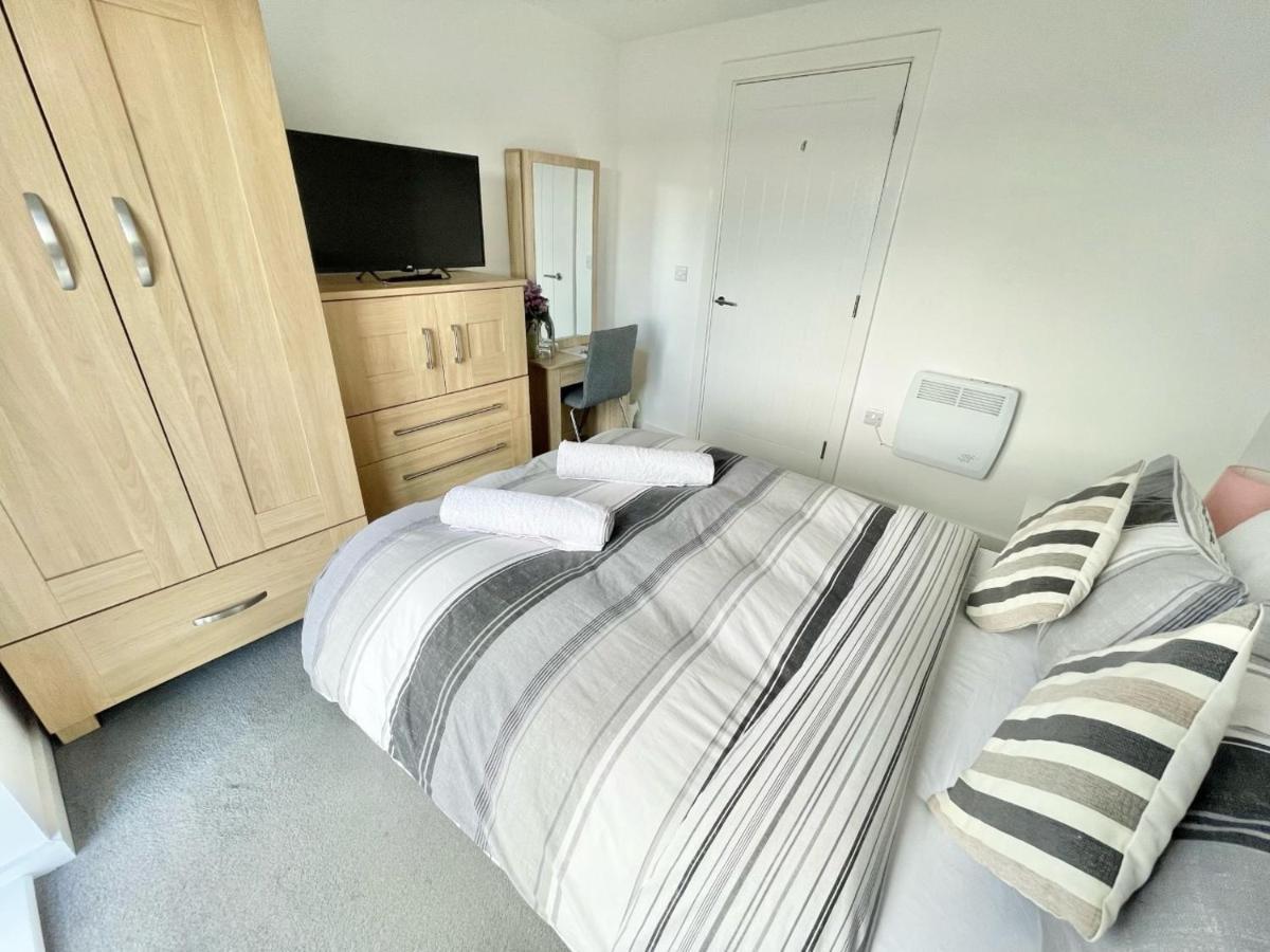 Manchester Escape - Private Room & Bathroom Near Etihad And Coop Arena - Free Secure Parking ภายนอก รูปภาพ