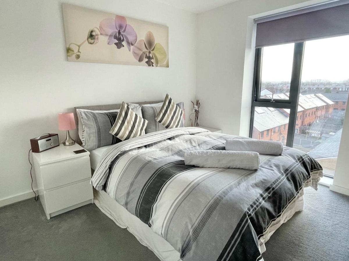 Manchester Escape - Private Room & Bathroom Near Etihad And Coop Arena - Free Secure Parking ภายนอก รูปภาพ