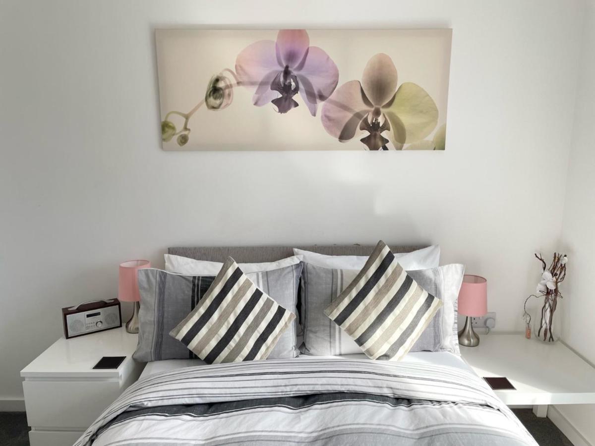 Manchester Escape - Private Room & Bathroom Near Etihad And Coop Arena - Free Secure Parking ภายนอก รูปภาพ
